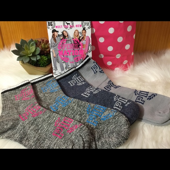 1 left VS PINK 🛍Free Lanyard +4pr Crew Socks  NWT - Picture 5 of 7